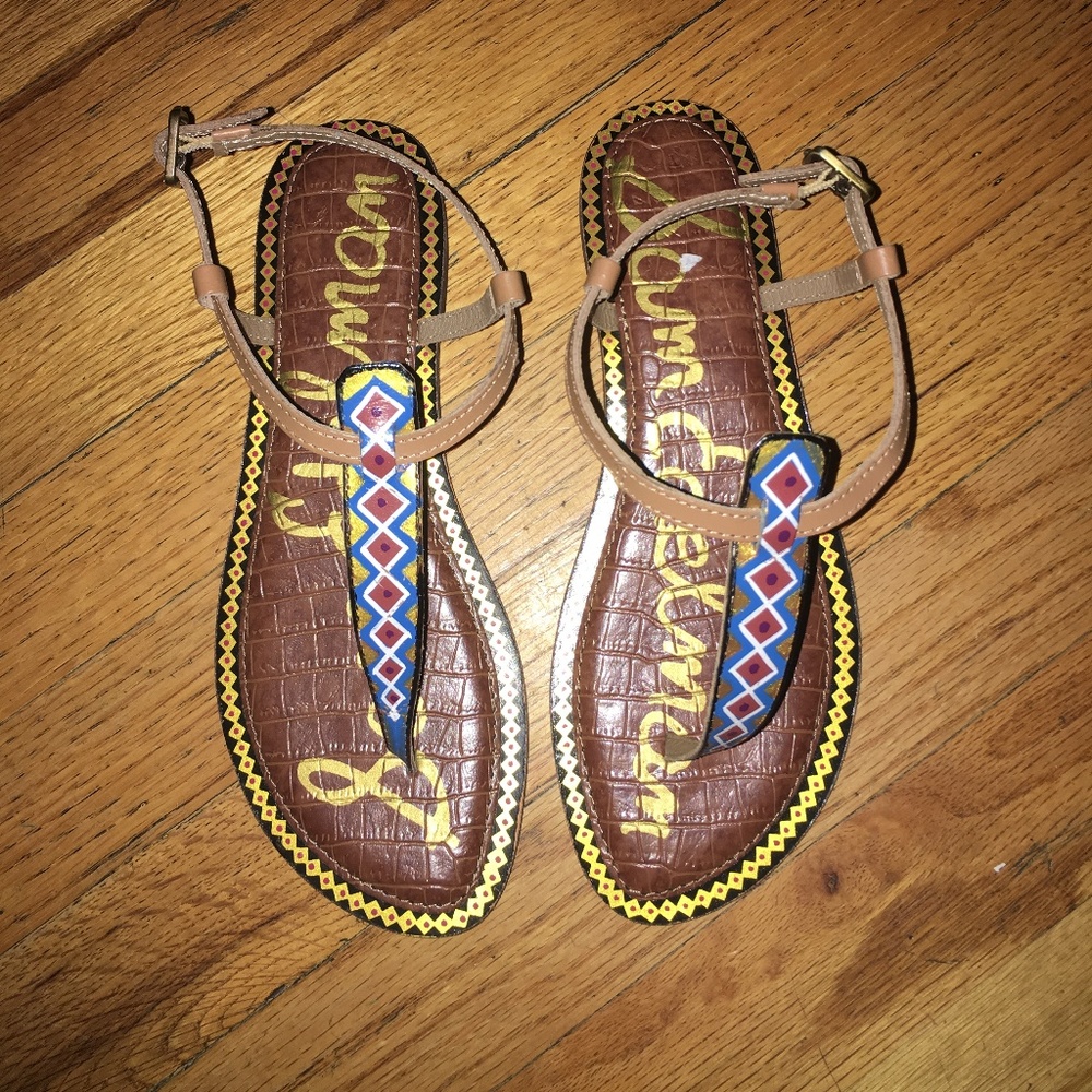 NWT SAM EDELMAN Gigi Tribal Hand Painted Sandals - Picture 1 of 4